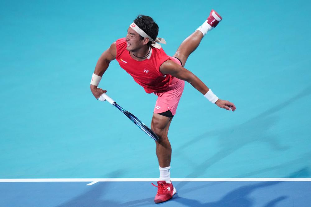 足球英足总宣布新规，严惩假摔行为引关注